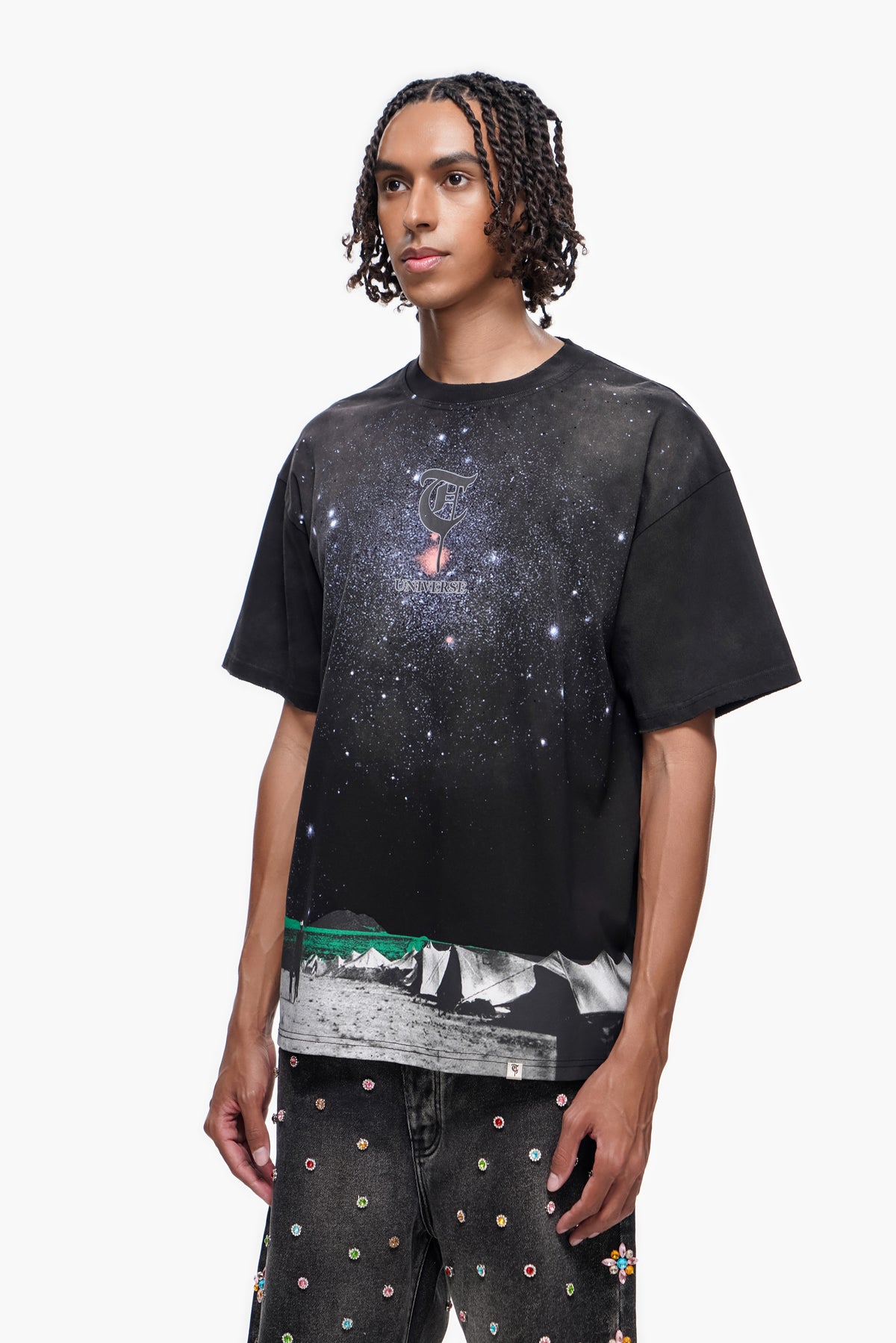 LIGHT FROM BELOW Black tee -