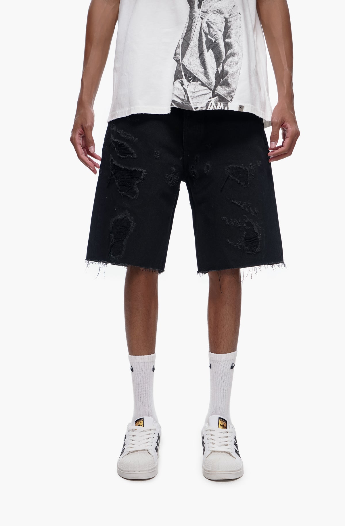 DISTRICT - Black Denim Shorts -