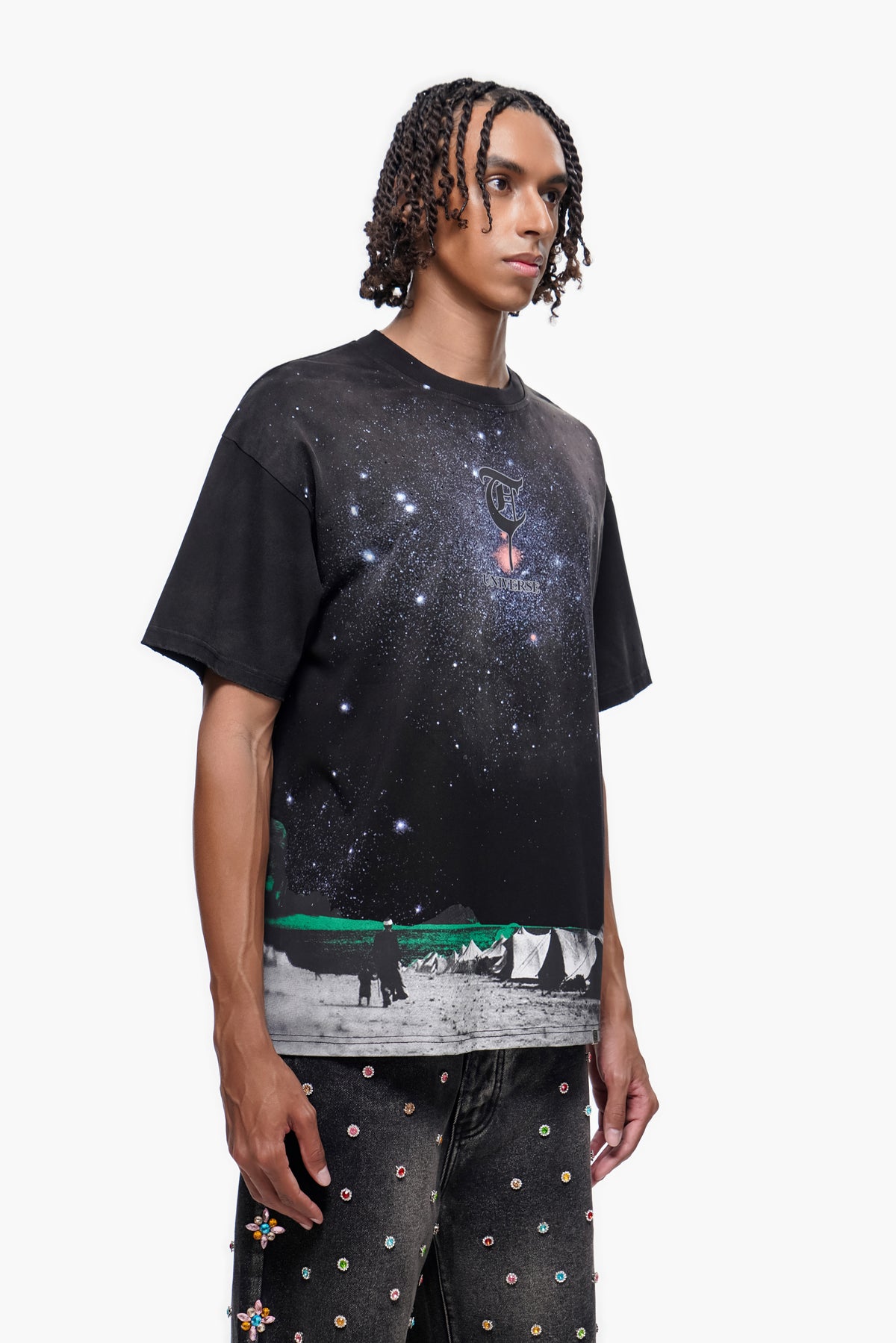 LIGHT FROM BELOW Black tee -